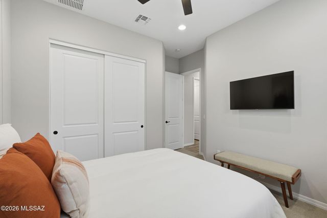 795 E Romsdalen Road, Oro Valley, AZ 85755