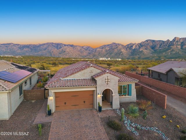 795 E Romsdalen Road, Oro Valley, AZ 85755