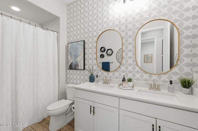 795 E Romsdalen Road, Oro Valley, AZ 85755