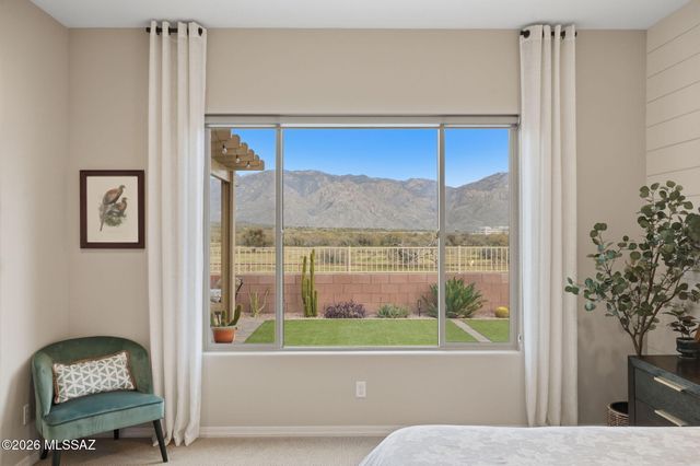 795 E Romsdalen Road, Oro Valley, AZ 85755