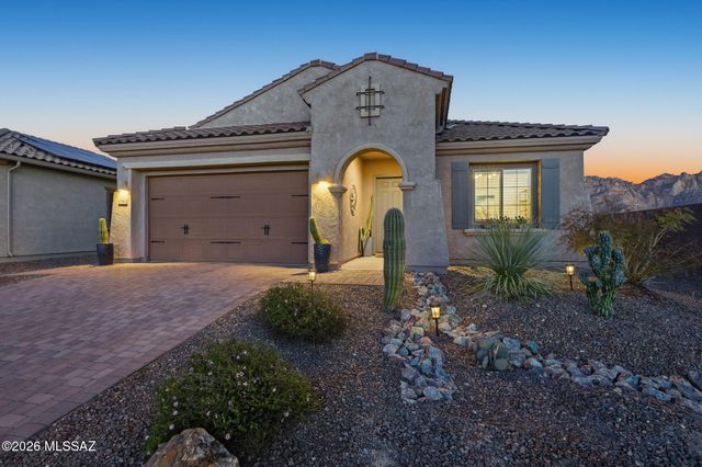795 E Romsdalen Road, Oro Valley, AZ 85755