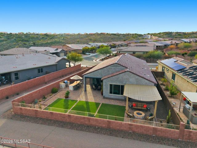 795 E Romsdalen Road, Oro Valley, AZ 85755