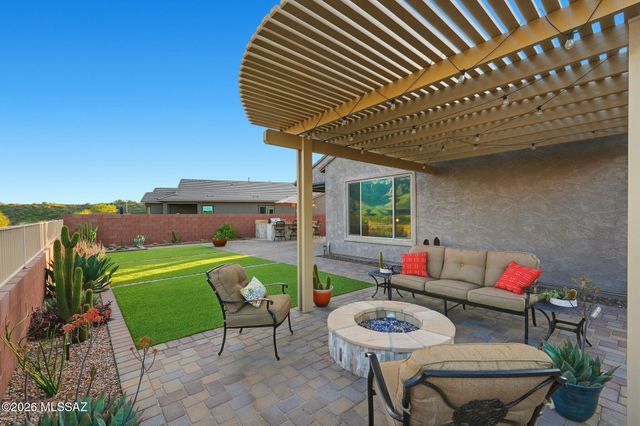 795 E Romsdalen Road, Oro Valley, AZ 85755