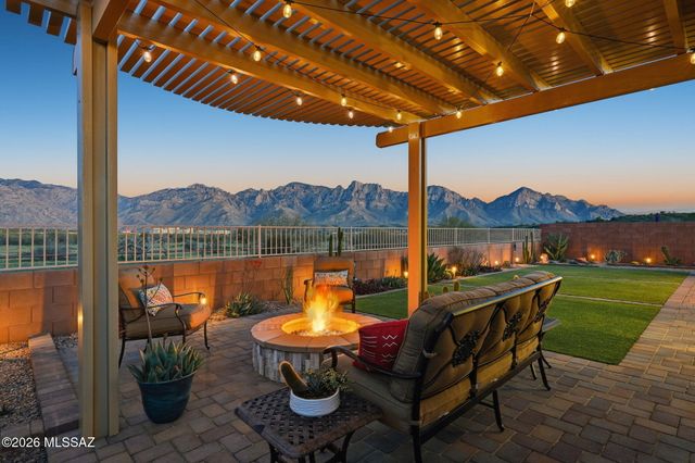 795 E Romsdalen Road, Oro Valley, AZ 85755