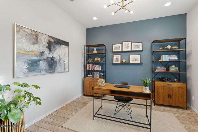 795 E Romsdalen Road, Oro Valley, AZ 85755