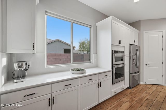 795 E Romsdalen Road, Oro Valley, AZ 85755