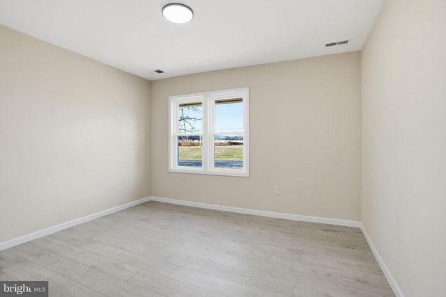 152 JUNEWOOD DR, Levittown, PA 19055