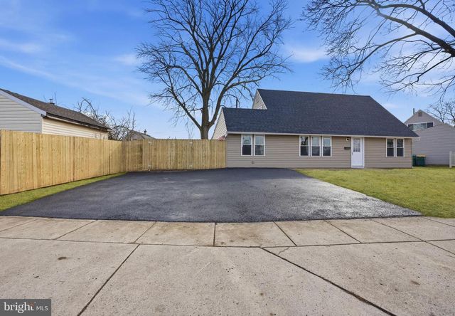 152 JUNEWOOD DR, Levittown, PA 19055