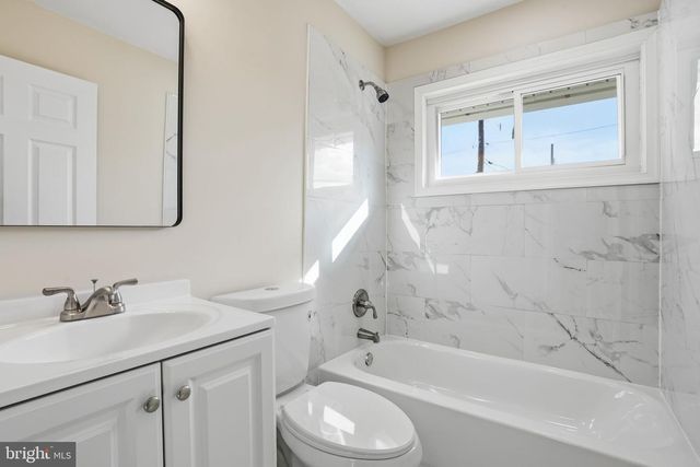 152 JUNEWOOD DR, Levittown, PA 19055