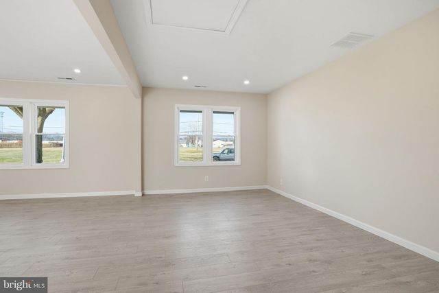 152 JUNEWOOD DR, Levittown, PA 19055