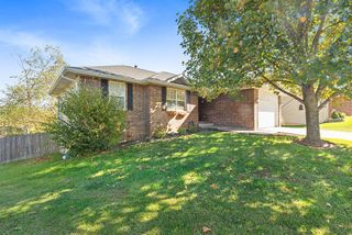 229 West Mazzy Drive, Springfield, MO 65803