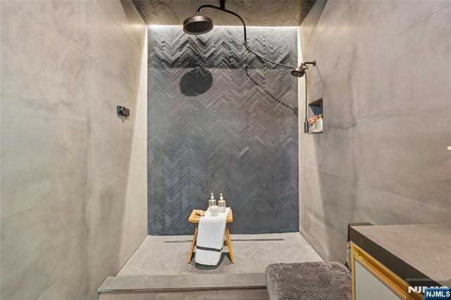 48 Pleasant Avenue, Upper Saddle River, NJ 07458