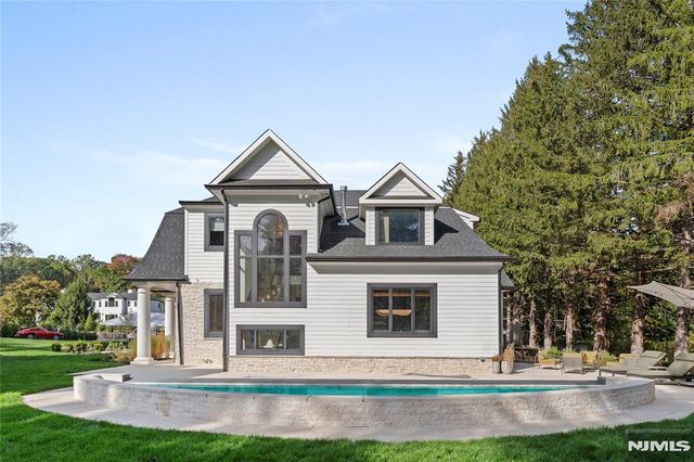 48 Pleasant Avenue, Upper Saddle River, NJ 07458