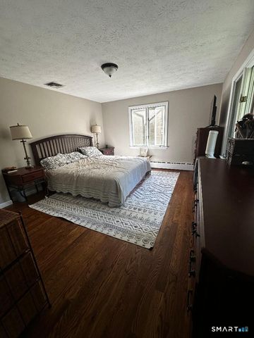 15 School Road, Colchester, CT 06415