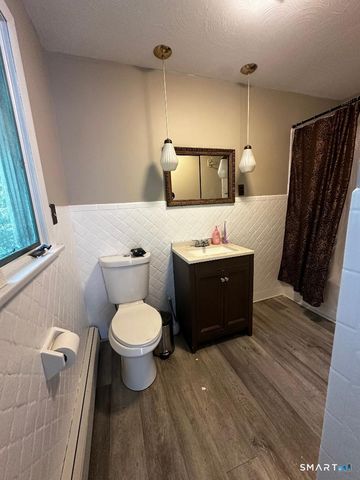 15 School Road, Colchester, CT 06415