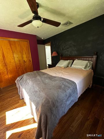 15 School Road, Colchester, CT 06415