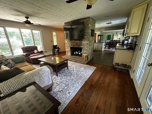 15 School Road, Colchester, CT 06415