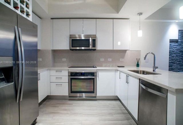 999 SW 1st Ave 3208, Miami, FL 33130