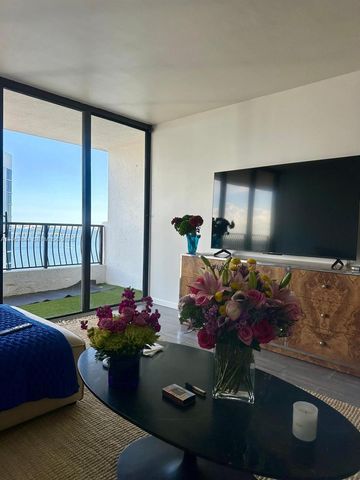 555 NE 15th St 29G, Miami, FL 33132