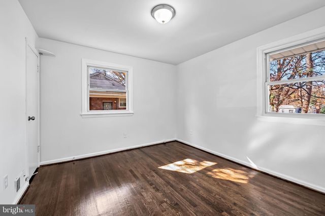 8416 RAVENSWOOD RD, Hyattsville, MD 20784