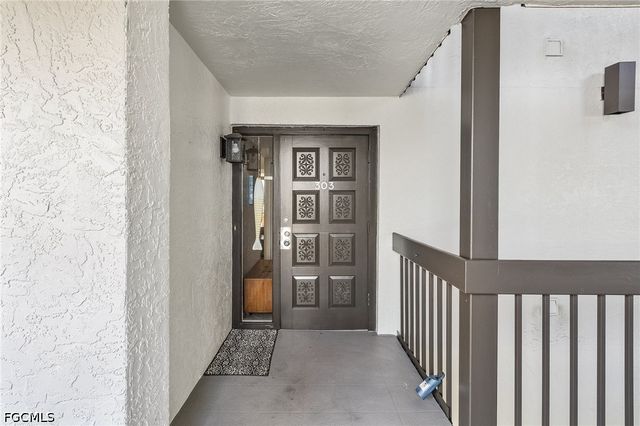 4585 Trawler CT 303, Fort Myers, FL 33919