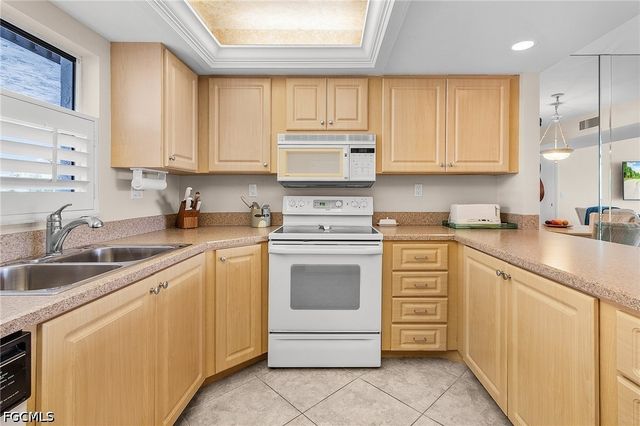 4585 Trawler CT 303, Fort Myers, FL 33919