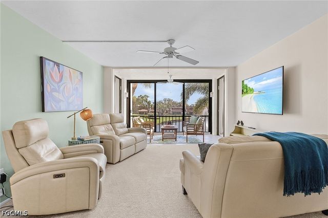 4585 Trawler CT 303, Fort Myers, FL 33919