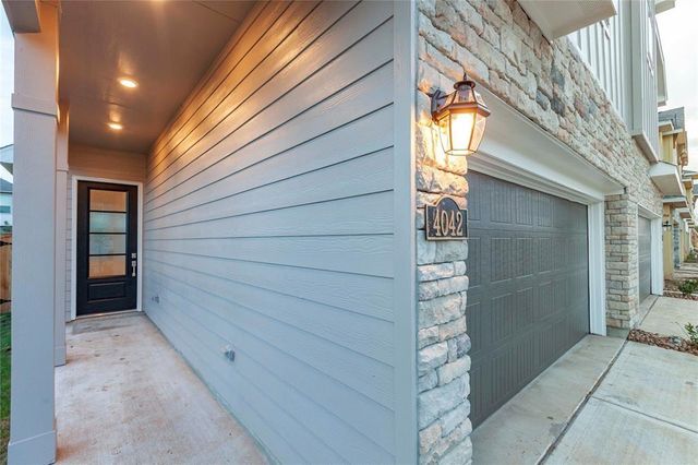 4042 Champlain Way, Iowa Colony, TX 77583