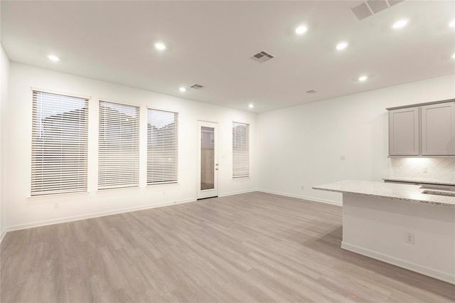 4042 Champlain Way, Iowa Colony, TX 77583
