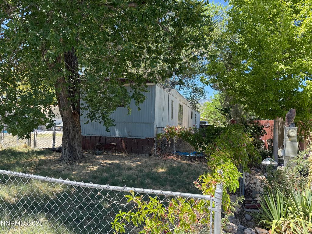 1244 Fleetwood Avenue, Carson City, NV 89701