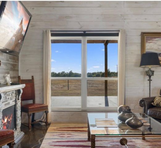 7210 Goehring Road, Ledbetter, TX 78946