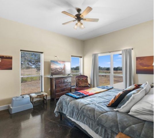 7210 Goehring Road, Ledbetter, TX 78946