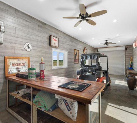 7210 Goehring Road, Ledbetter, TX 78946