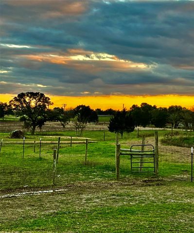 7210 Goehring Road, Ledbetter, TX 78946