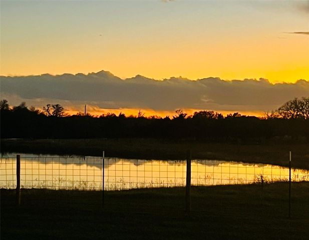 7210 Goehring Road, Ledbetter, TX 78946