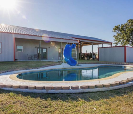 7210 Goehring Road, Ledbetter, TX 78946