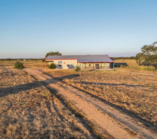 7210 Goehring Road, Ledbetter, TX 78946