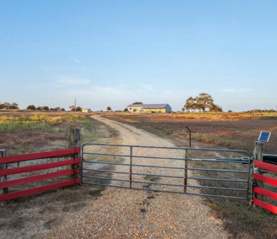 7210 Goehring Road, Ledbetter, TX 78946