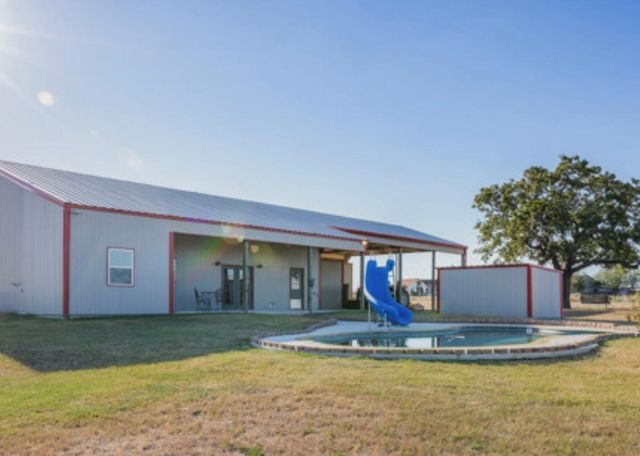 7210 Goehring Road, Ledbetter, TX 78946