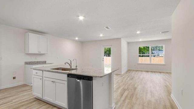 204 Eunola Lane, Freeport, FL 32439