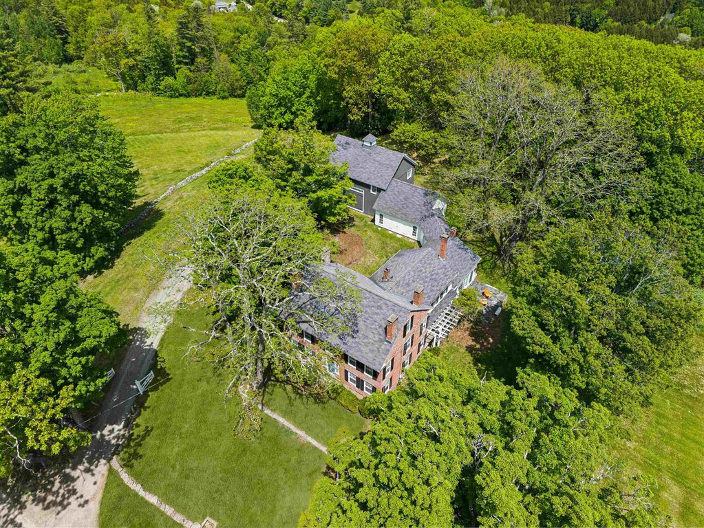 Image 3 of property listing at 874 Middletown Road, Grafton, VT 05146