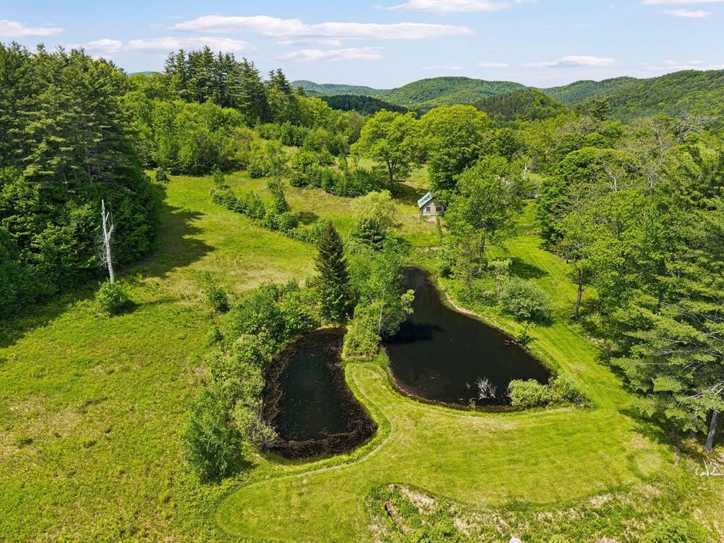 Image 6 of property listing at 874 Middletown Road, Grafton, VT 05146