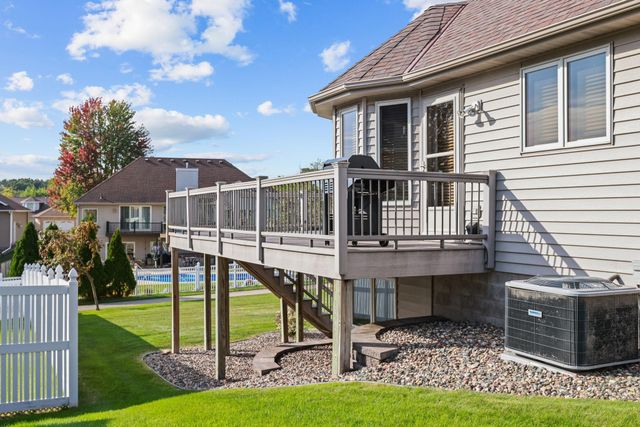 3151 Bent Tree Hills Drive, New Brighton, MN 55112