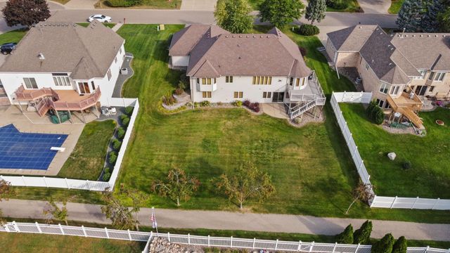 3151 Bent Tree Hills Drive, New Brighton, MN 55112