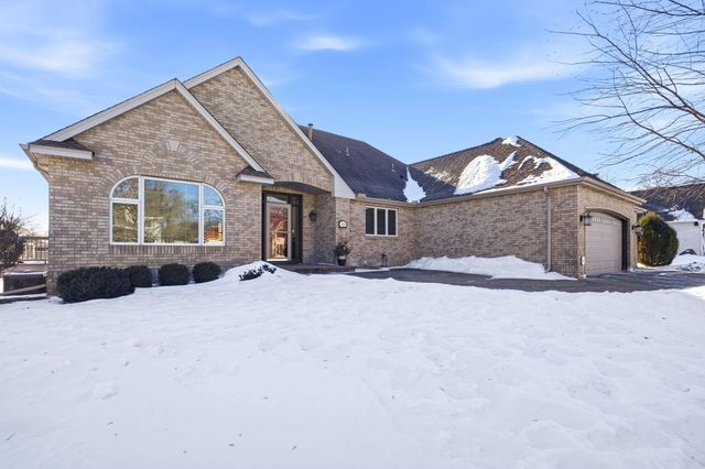 3151 Bent Tree Hills Drive, New Brighton, MN 55112