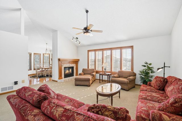 3151 Bent Tree Hills Drive, New Brighton, MN 55112