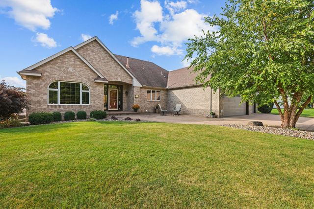 3151 Bent Tree Hills Drive, New Brighton, MN 55112