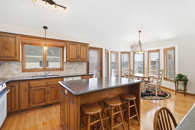 3151 Bent Tree Hills Drive, New Brighton, MN 55112