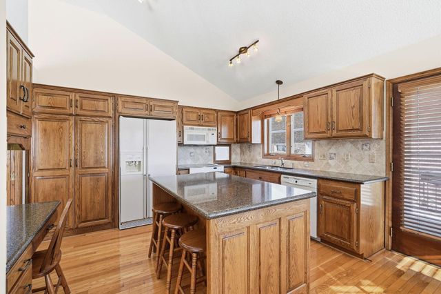 3151 Bent Tree Hills Drive, New Brighton, MN 55112