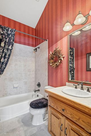 3151 Bent Tree Hills Drive, New Brighton, MN 55112